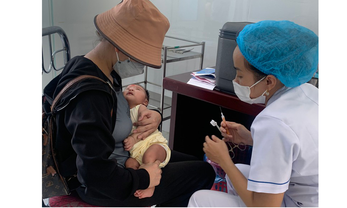 Tiêm vaccine đầy đủ là cách phòng chống bệnh bạch hầu hữu hiệu - Ảnh: VGP/HM