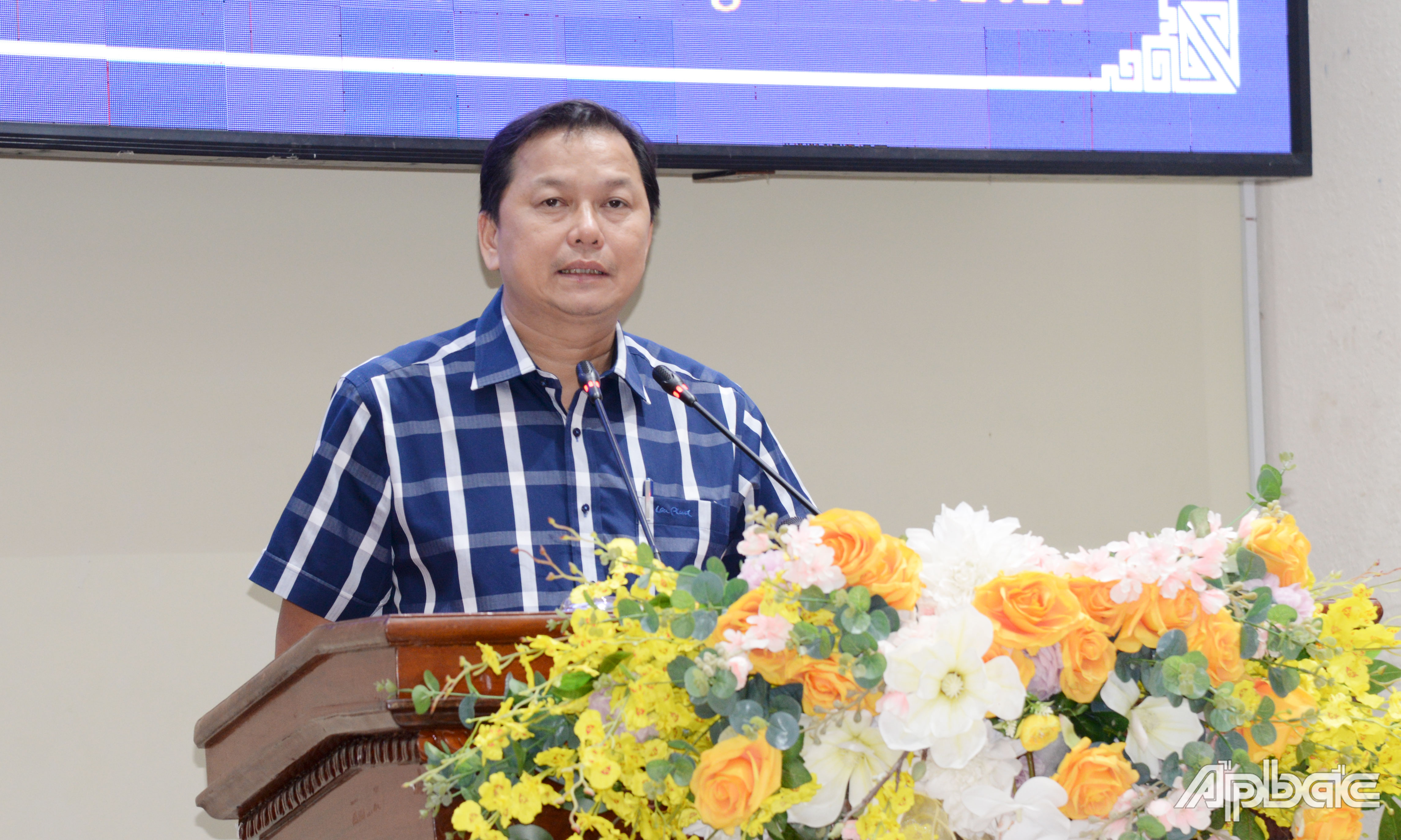Giám đốc Sở Kế hoạch và Đầu tư Nguyễn Đình Thông phát biểu ý kiến.