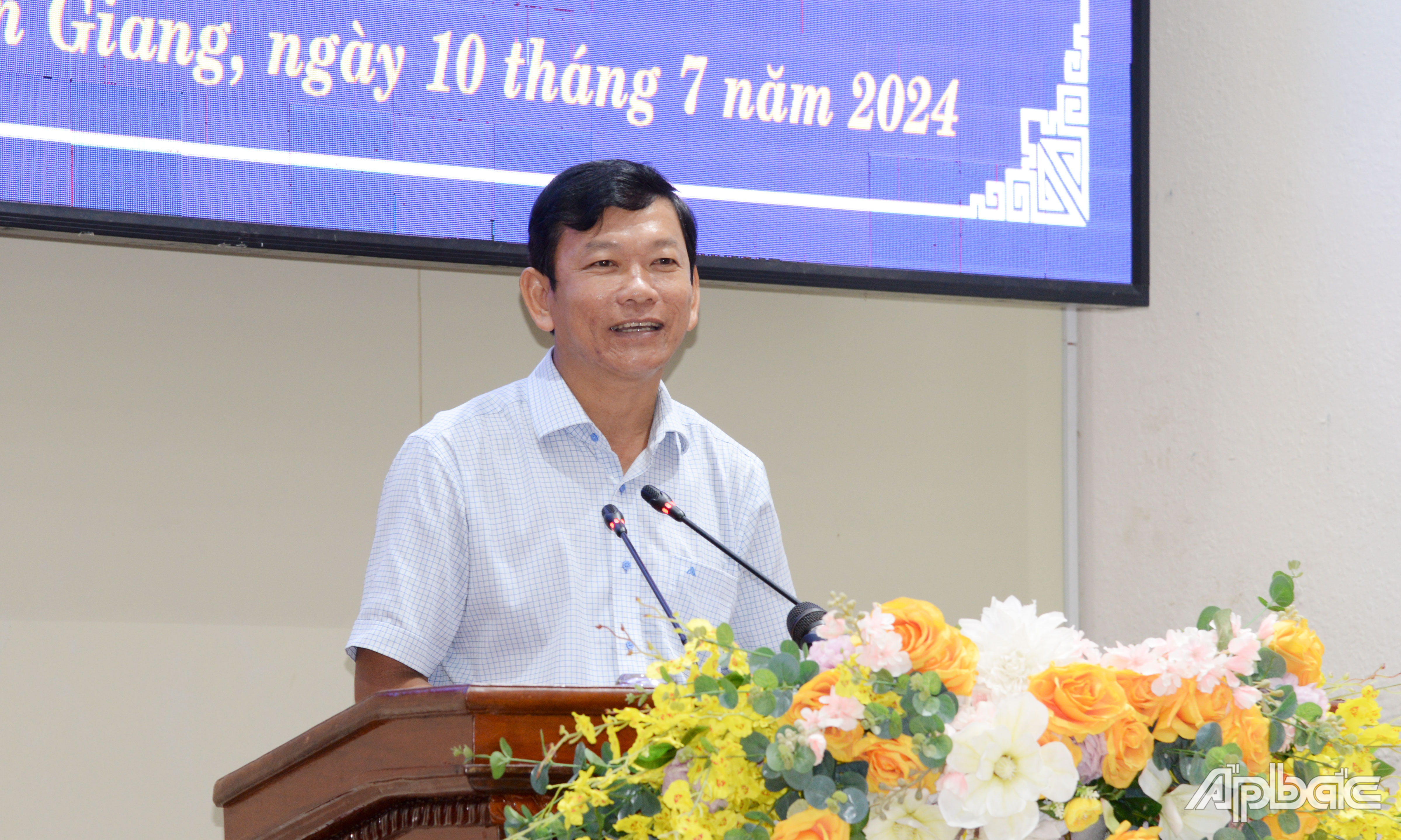 Bí thư Huyện ủy, Chủ tịch UBND huyện Tân Phú Đông Bùi Thái Sơn phát biểu ý kiến.