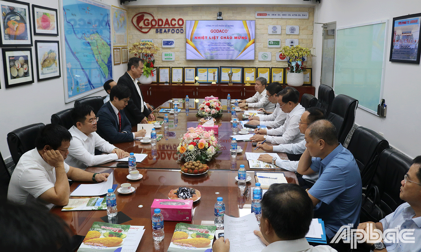 Đoàn công tác của Bộ Công Thương đã đến thăm và làm việc với Công ty Cổ phần Thủy sản Gò Đàng
