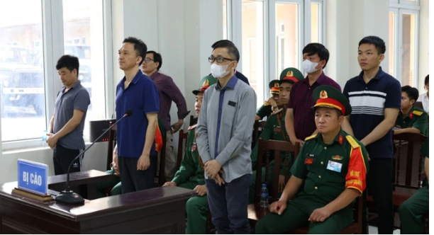 Các bị cáo trong phiên tòa sơ thẩm năm 2023.