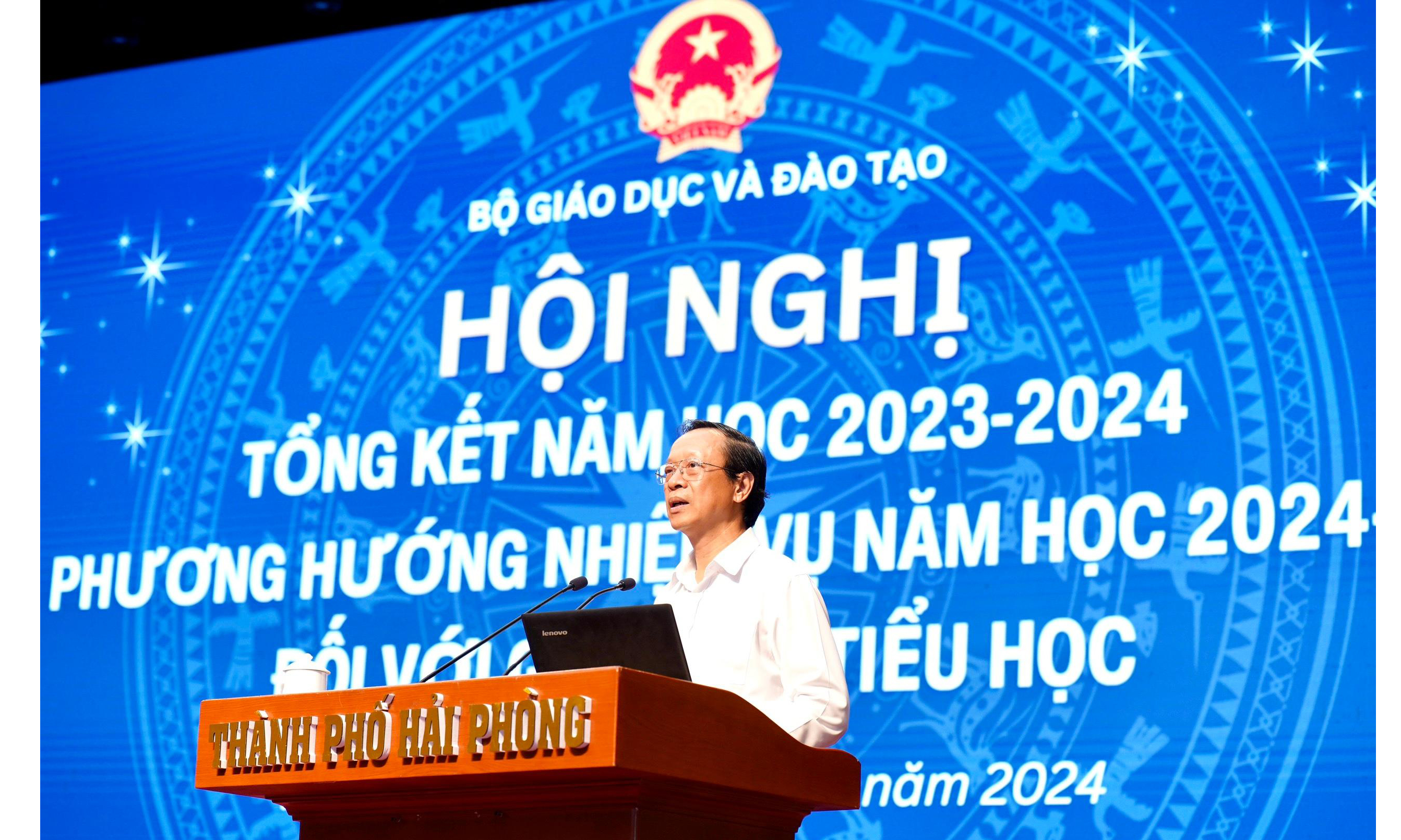 Thứ trưởng Phạm Ngọc Thưởng phát biểu tại Hội nghị. 