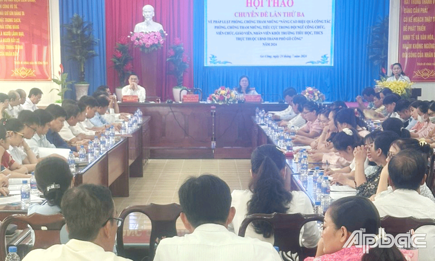 Quang cảnh 2 cuộc hội thảo.