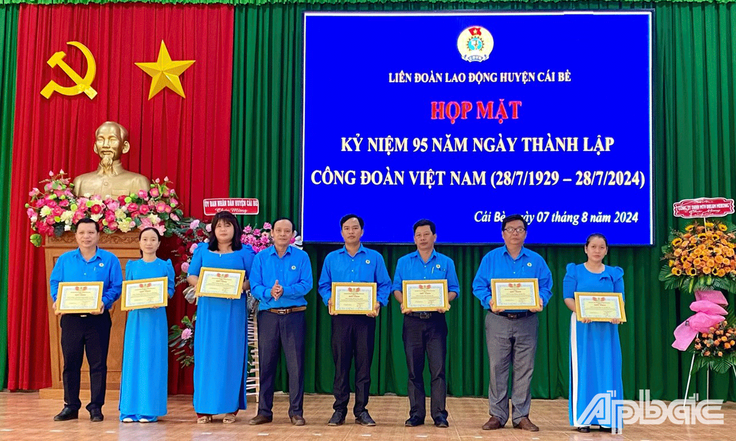 LĐLĐ huyện Cái Bè khen thưởng 11 cá nhân Hội thi “Nghiệp vụ Công đoàn năm 2024” 