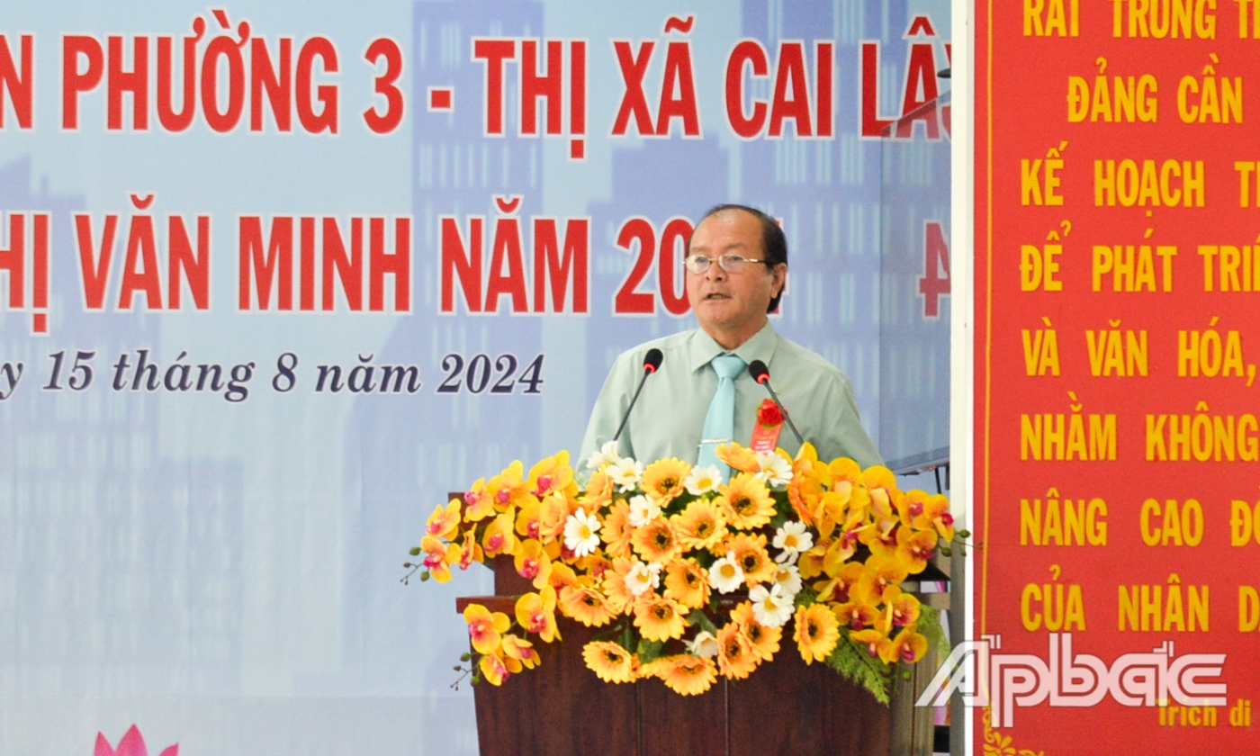 Đồng chí Trần Văn Thức phát biểu tại buổi lễ.
