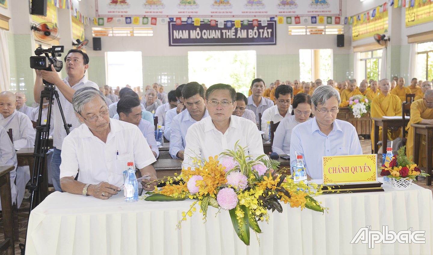 Lãnh đạo tỉnh dự hội nghị