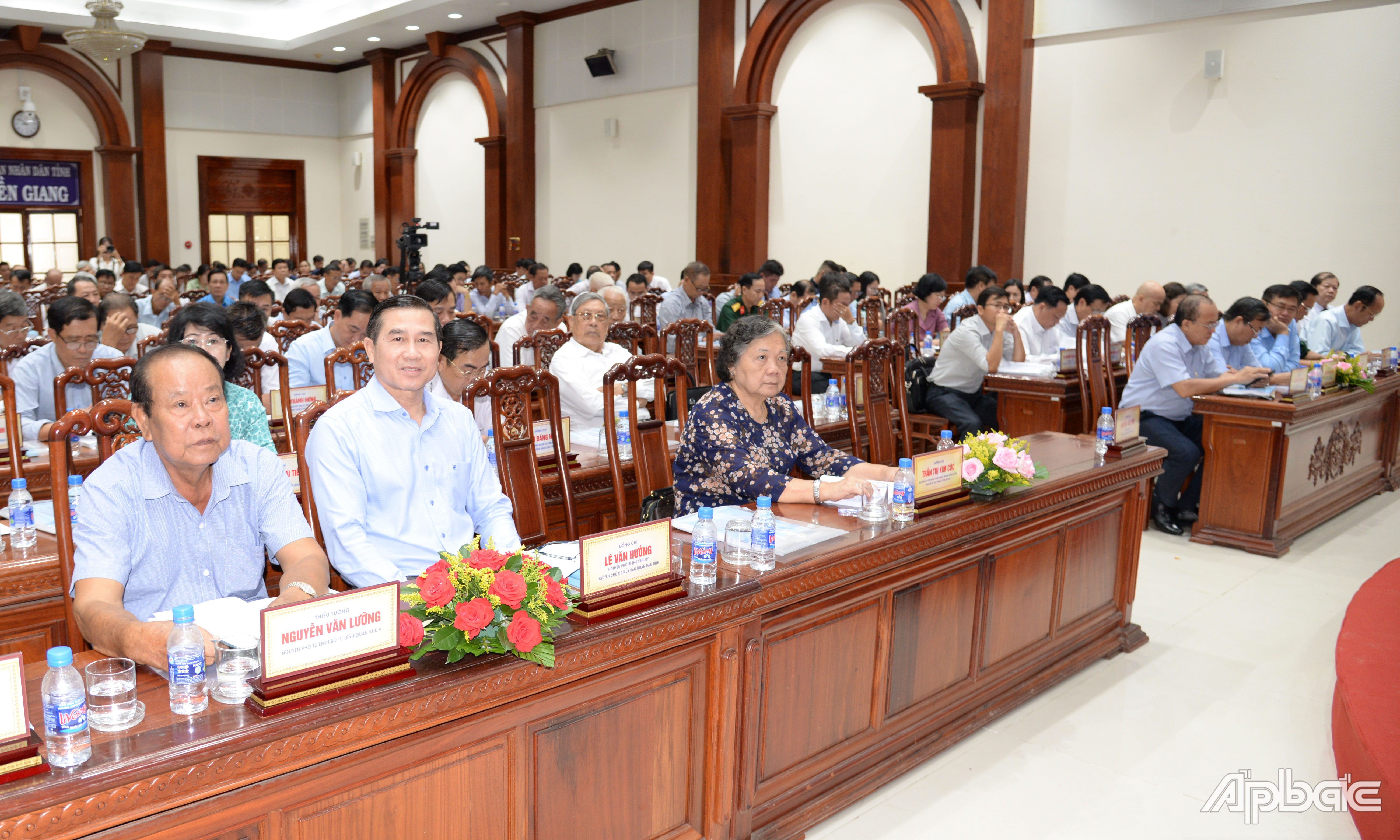 Các đại biểu tham dự hội thảo.