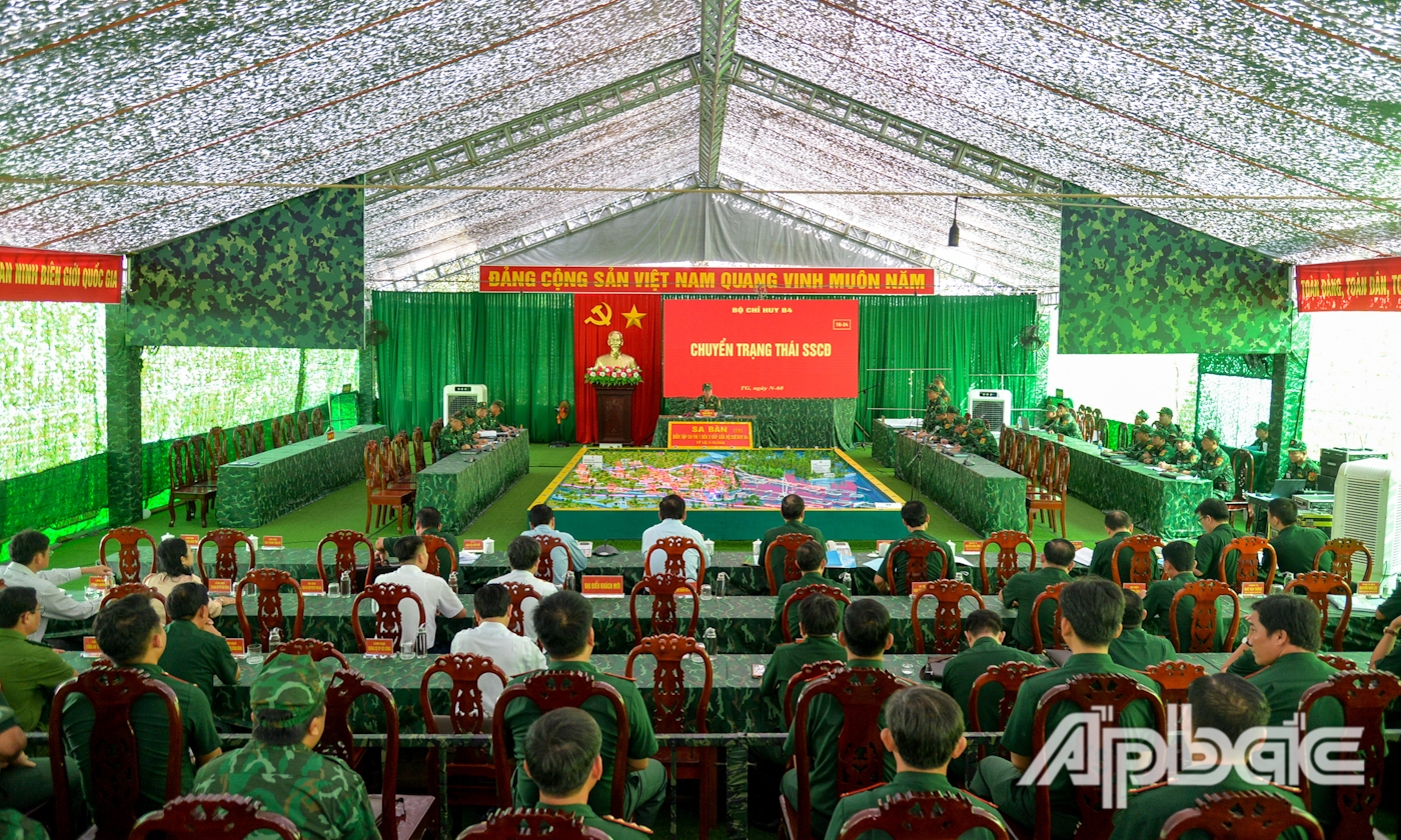 Vận hành và xử trí các tình huống tại khu căn cứ chiến đấu giả định.