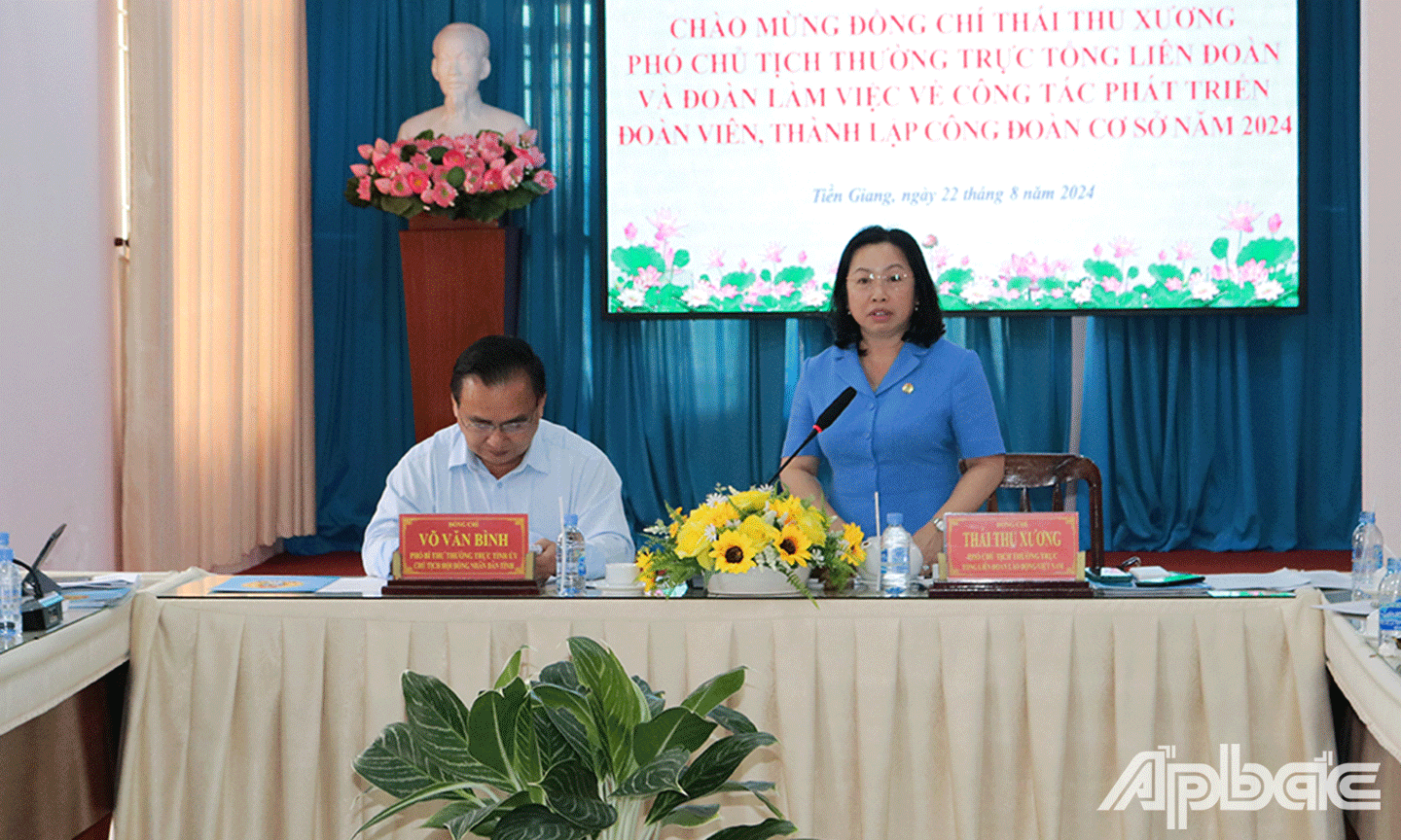 Đồng chí Thái Thu Xương phát biểu tại buổi làm việc