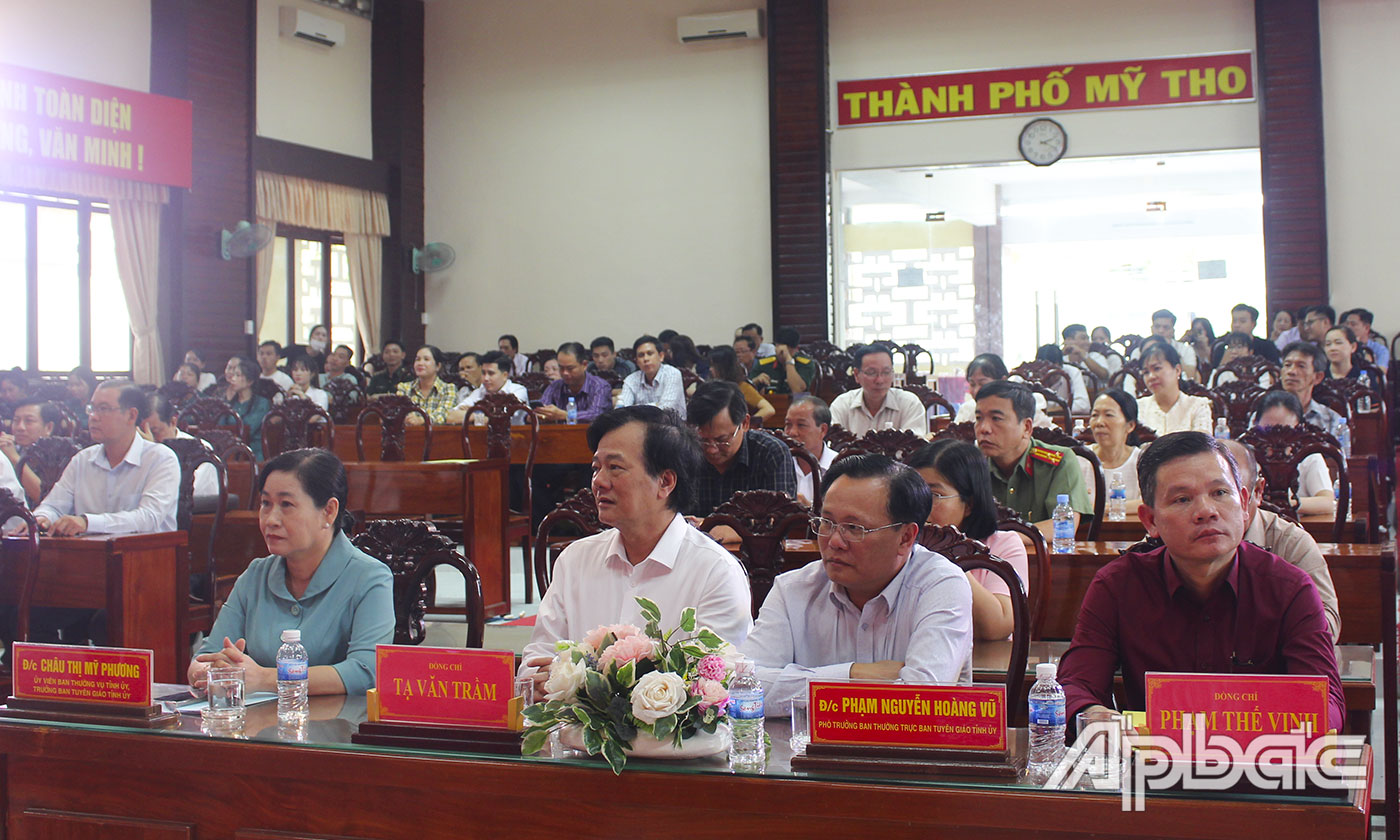Các đại biểu tham dự hội thi.