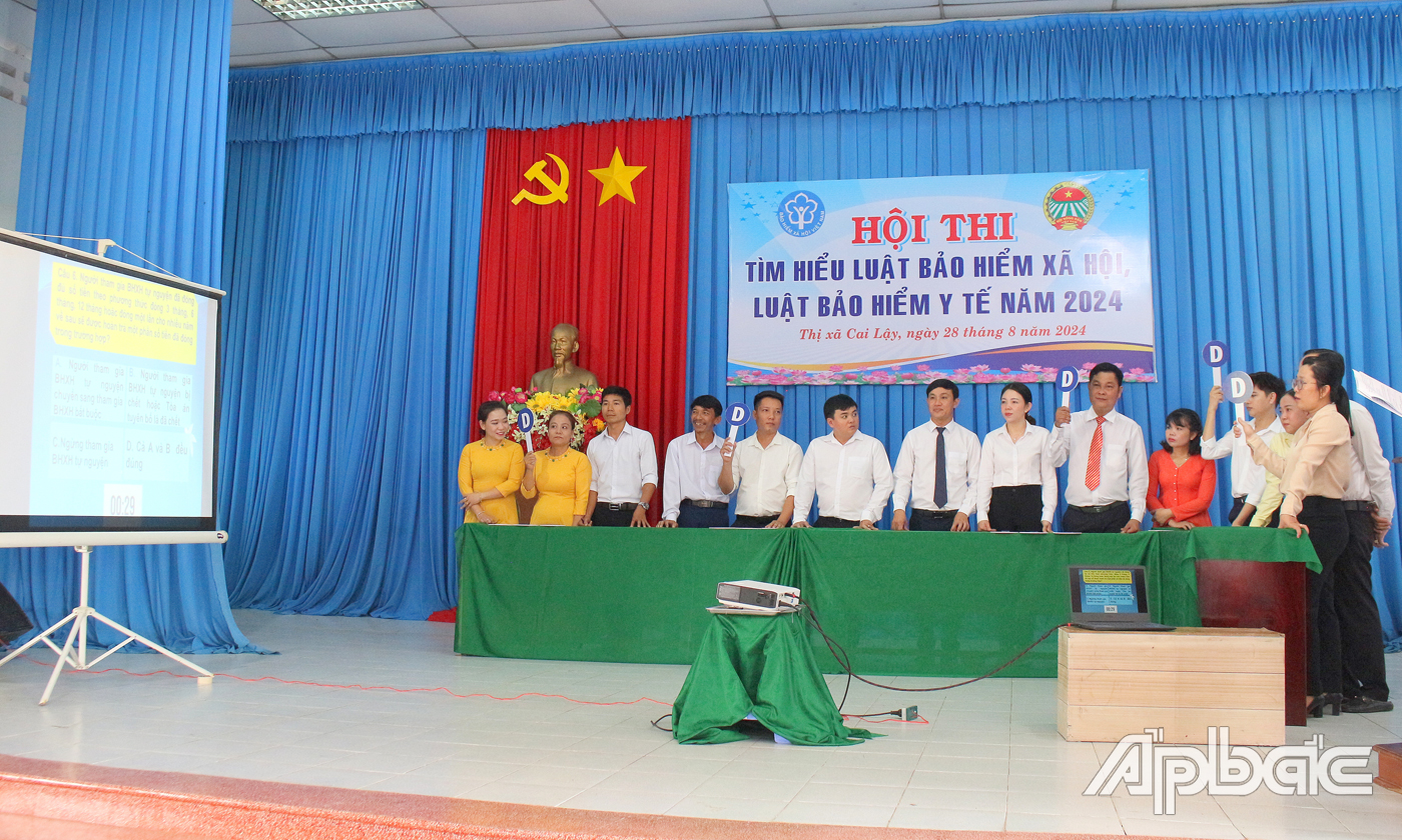 Phần thi kiến thức tại Cụm 1.