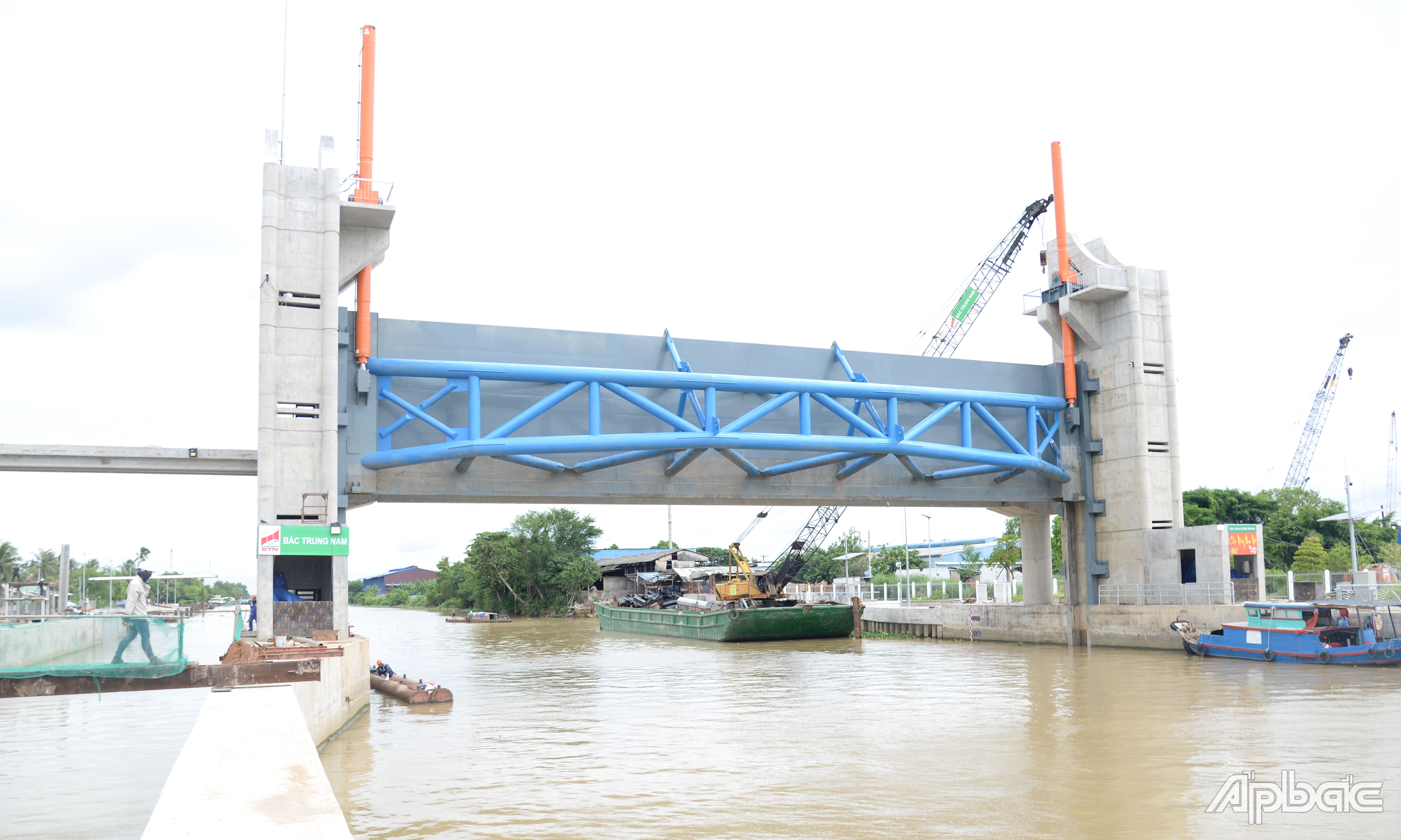 Tiến độ công trình hiện đạt khoảng 97%.