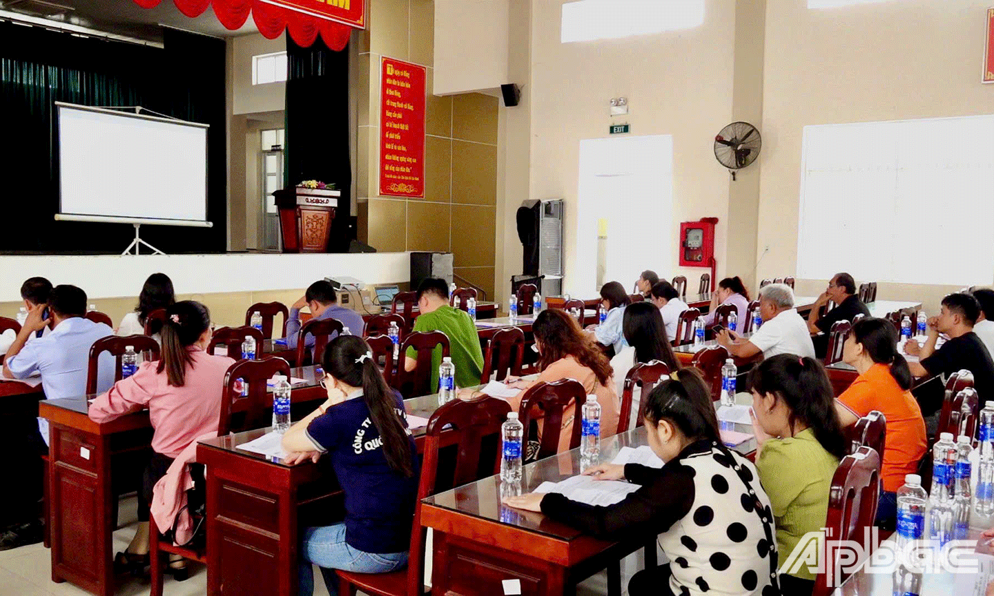 Đại biểu tham dự hội nghị
