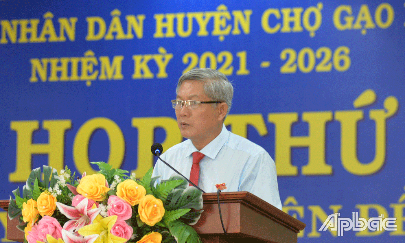 Đồng chí Nguyễn Hồng Hữu phát biểu tại Kỳ họp.