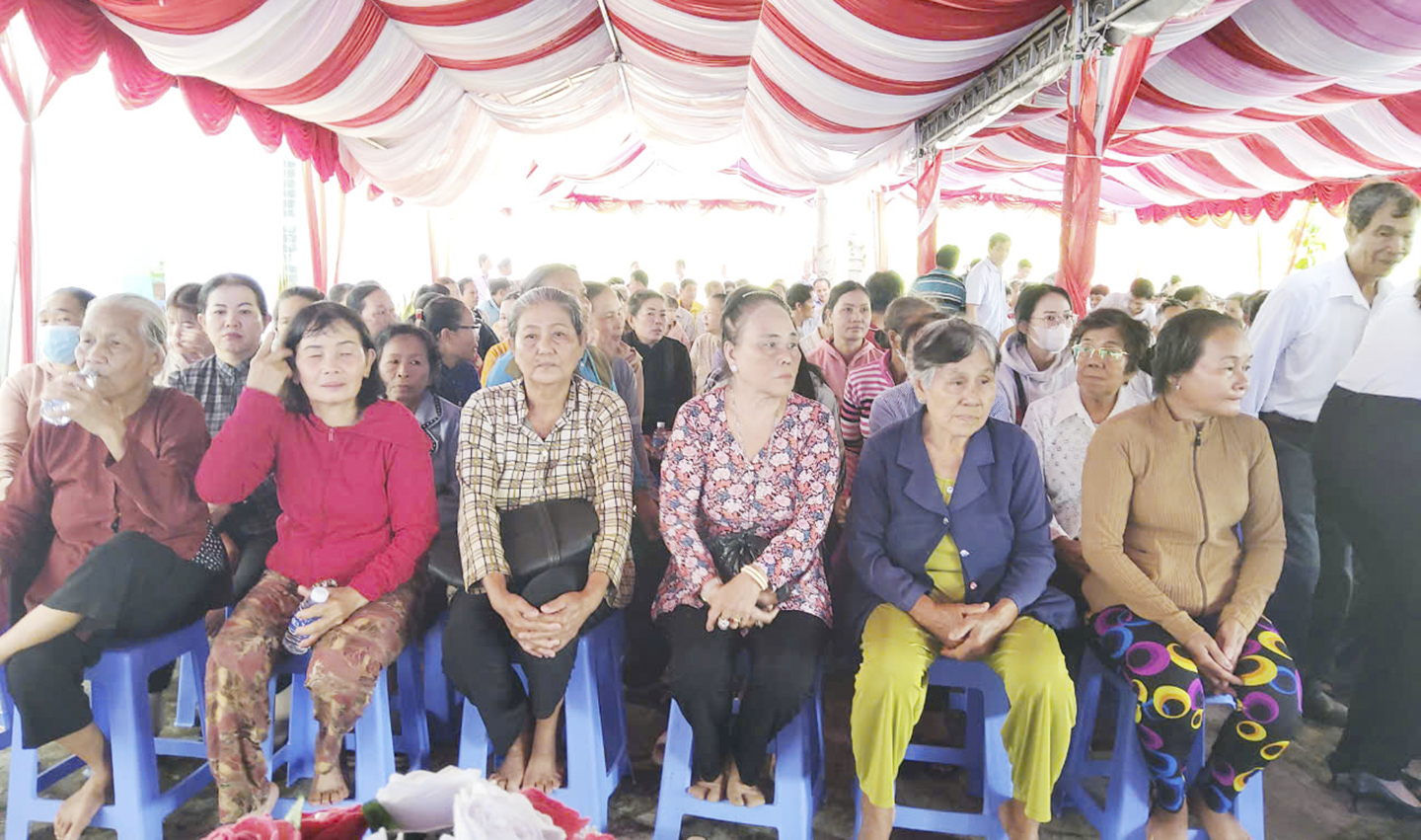 Sáng ngày 8-9, 280 đại diện hộ dân của khu phố, thị trấn Mỹ Phước tham gia bầu cử trưởng khu phố nhiệm kỳ mới