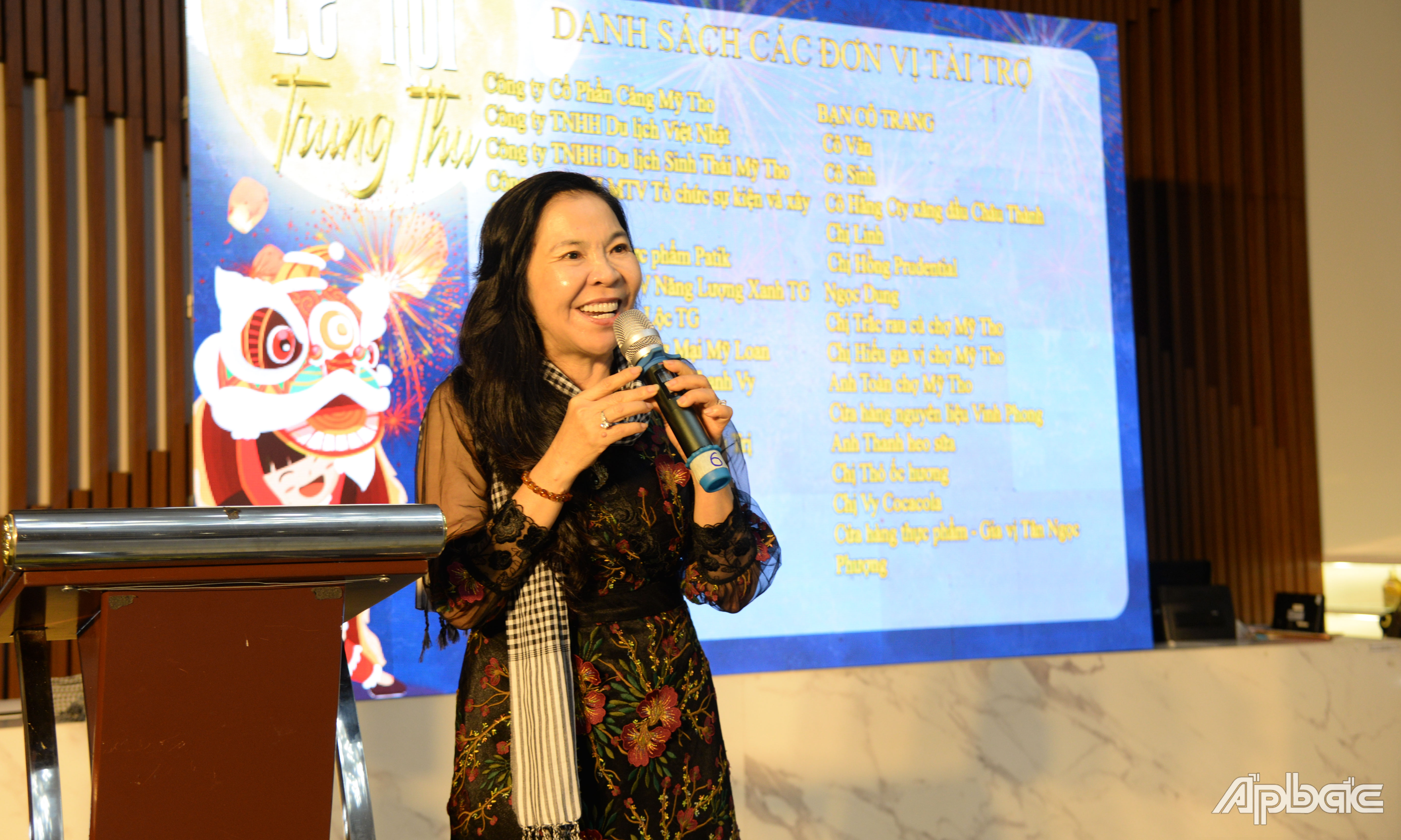 Bà Lương Thị Diễm Trang, Giám đốc Công ty cổ phần Cảng Mỹ Tho phát biểu tại Lễ hội Trung thu.