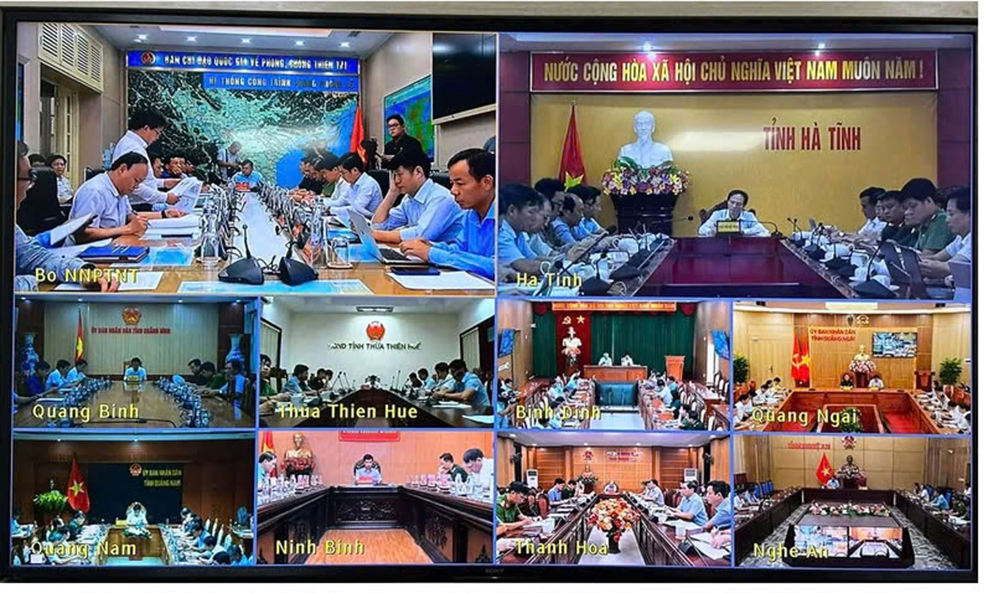Áp thấp nhiệt đới trên Biển Đông đang có dấu hiệu di chuyển chậm lại và có khả năng hình thành bão số 4. 