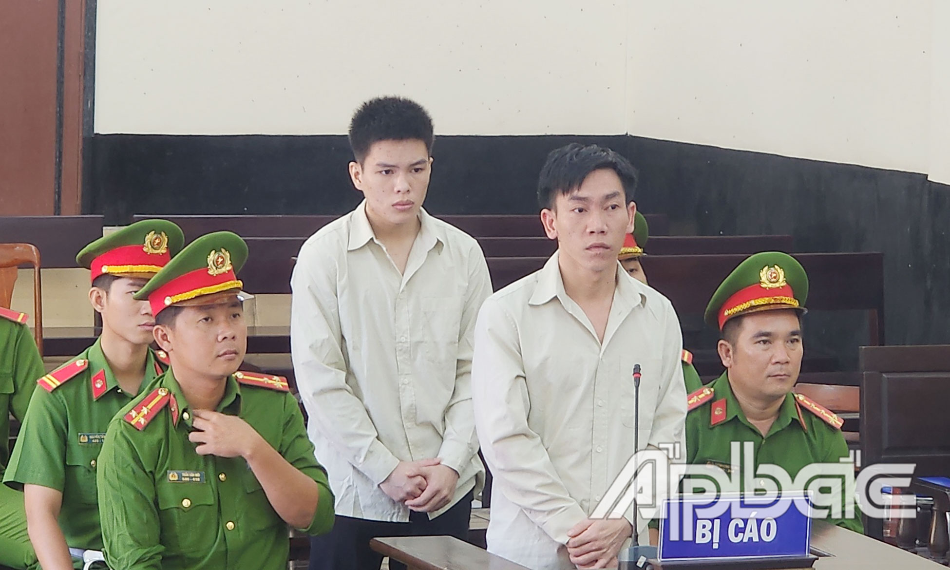 Các bị cáo tại phiên tòa.