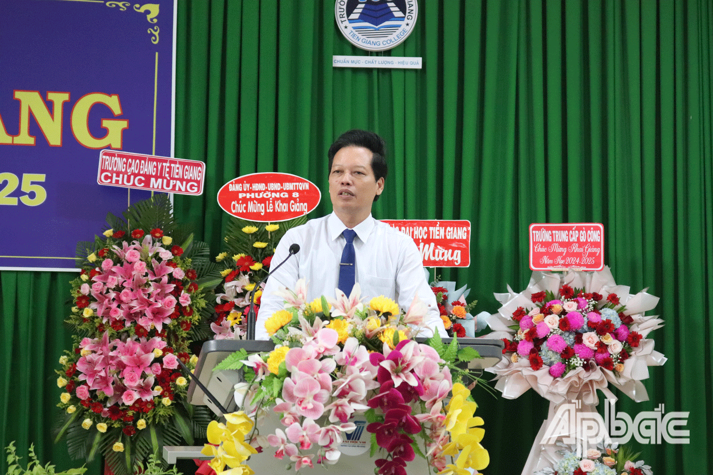 Phó Chủ tịch UBND tỉnh Nguyễn Thành Diệu phát biểu. 