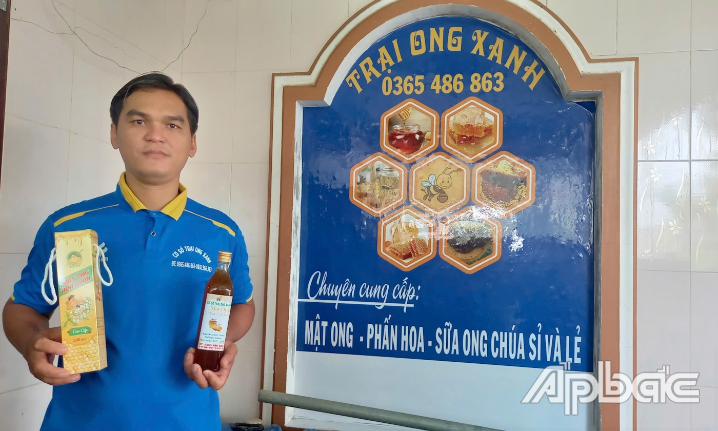 Anh Trần Văn Vọng, chủ Cơ sở Trại Ong Xanh.