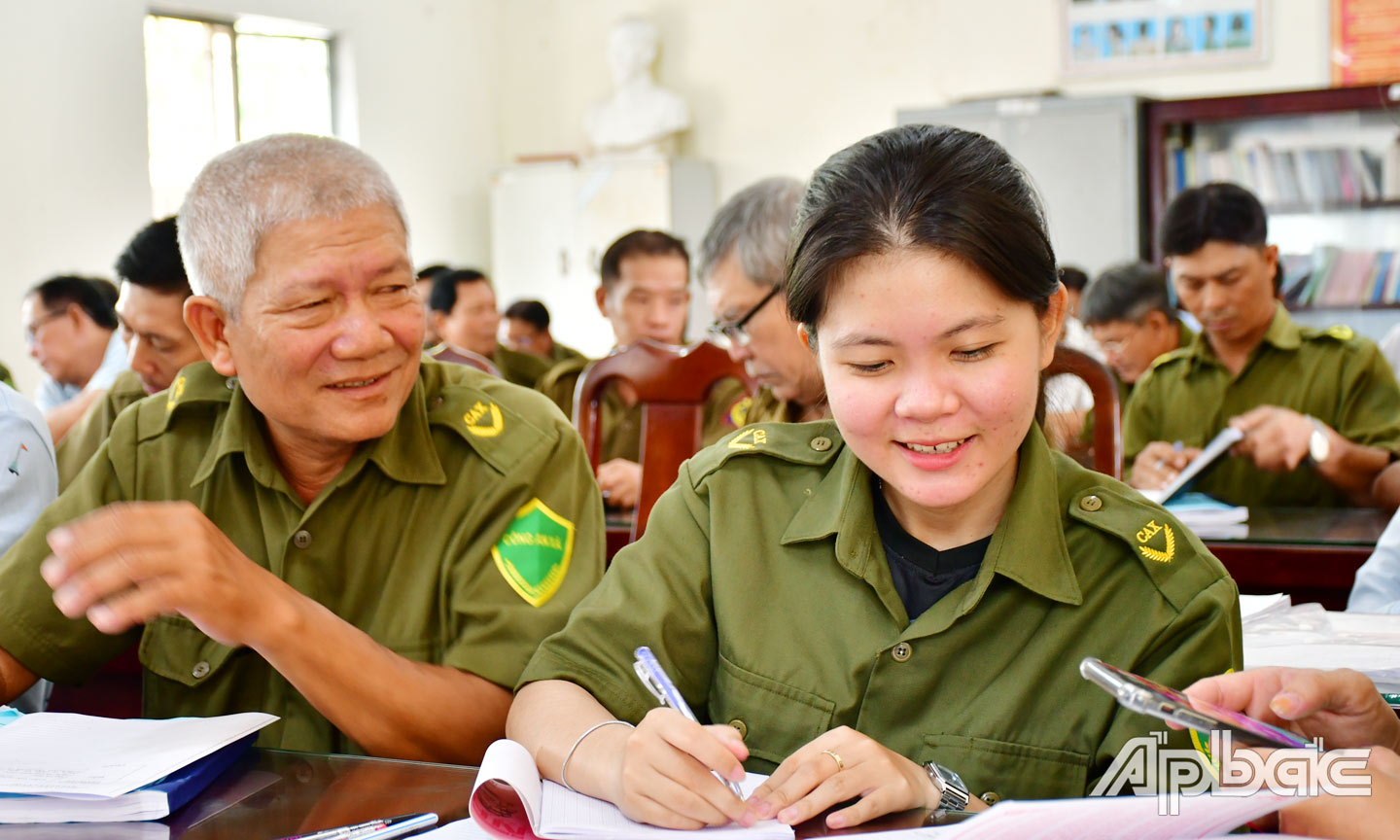 Bùi Tiểu Vy, Tổ phó Tổ bảo vệ ANTT  ở cơ sở ấp Tân Phong, xã Tân Lý Tây, huyện Châu Thành tham gia tập huấn nghiệp vụ.