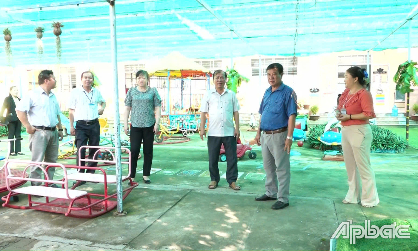 Đoàn Văn phòng điều phối NTM tỉnh, huyện khảo sát, đánh giá tiến độ thực hiện    các tiêu chí về xây dựng NTM nâng cao năm 2024 tại các xã  Bình Tân, Bình Phú và Đồng Thạnh huyện Gò Công Tây