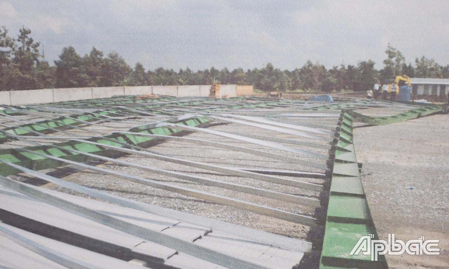 Hiện trường nhà xưởng bị sập.