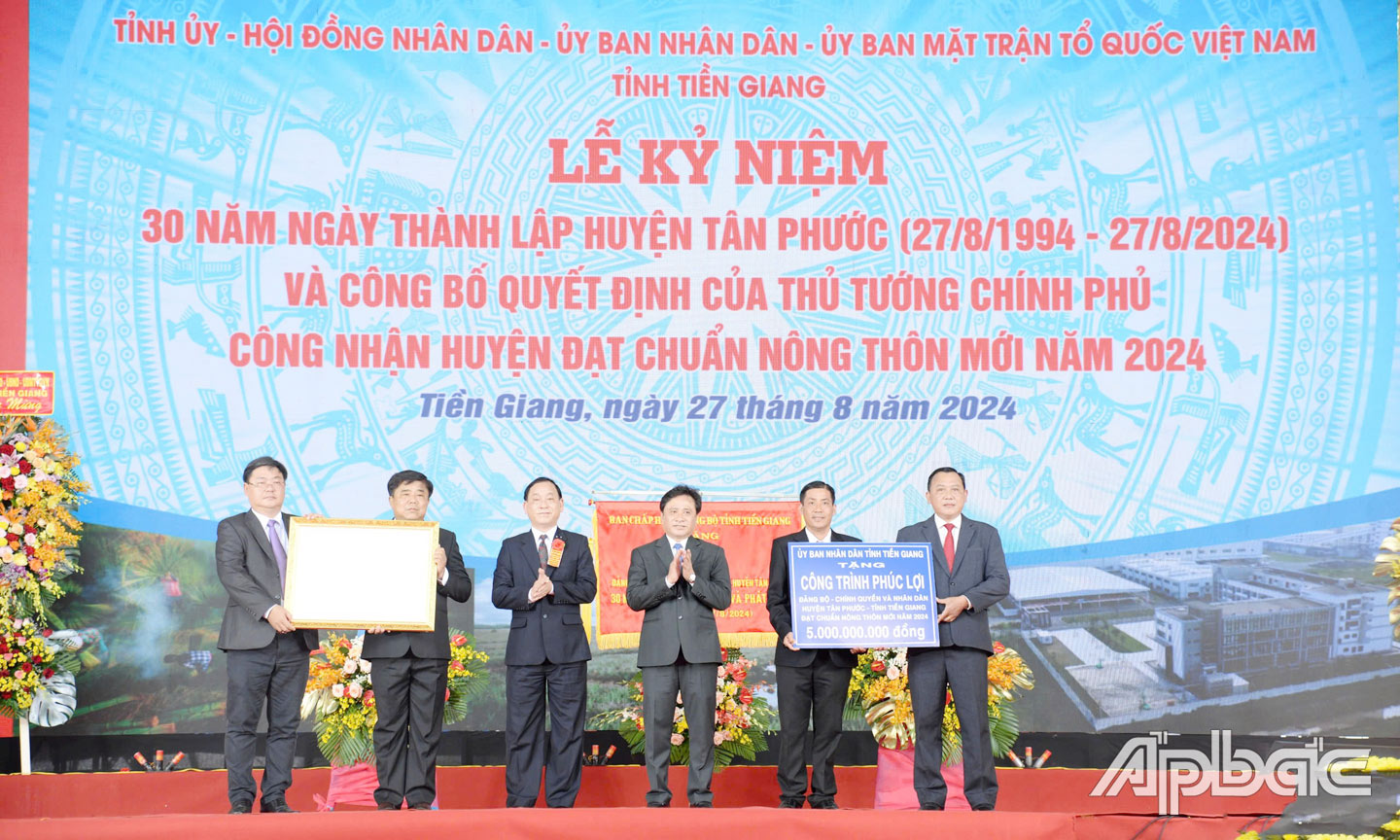 Huyện Tân Phước là huyện mới nhất của tỉnh Tiền Giang hoàn thành xây dựng huyện NTM.