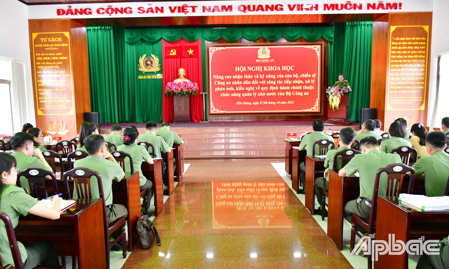 Hội nghị khoa học cấp Bộ về nâng cao nhận thức và kỹ năng của CBCS CAND đối với công tác tiếp nhận, xử lý phản ánh kiến nghị về quy định hành chính thuộc chức năng quản lý nhà nước của Bộ Công an. 