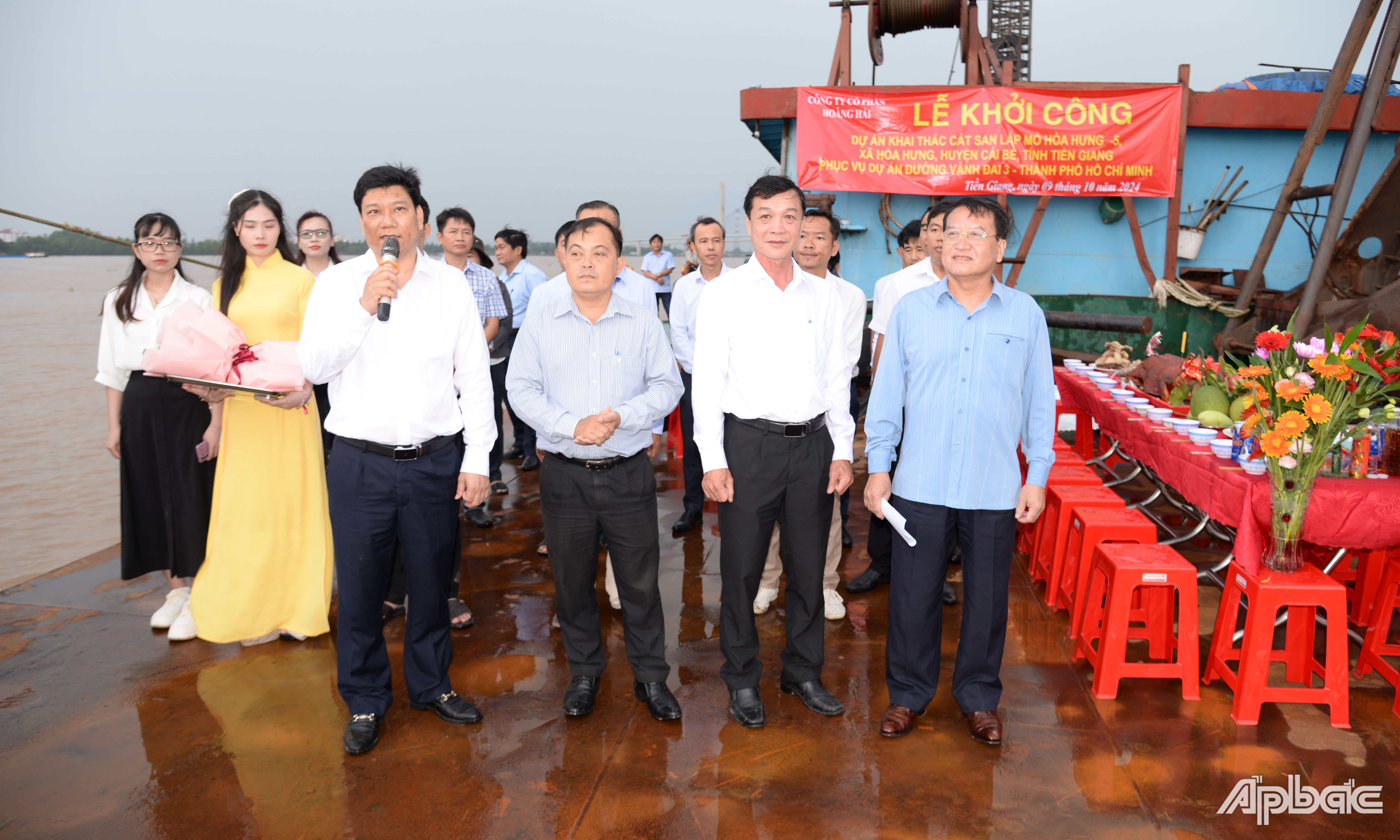  Ông Trần Văn Bền, Tổng Giám đốc Công ty cổ phần Hoàng Hải phát biểu tại Lễ khởi công.