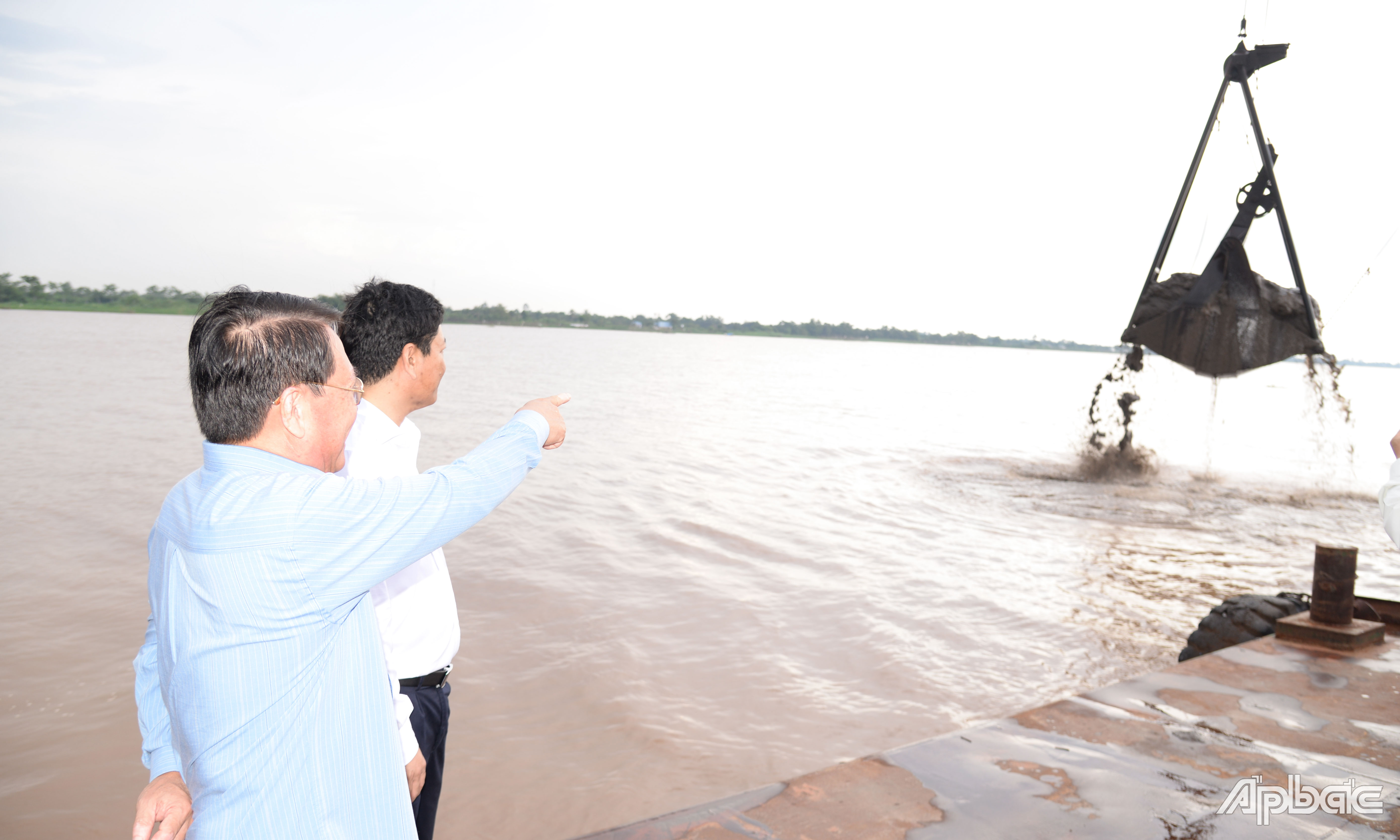 Những khối cát đầu tiên được khai thác tại mỏ Hòa Hưng 5.