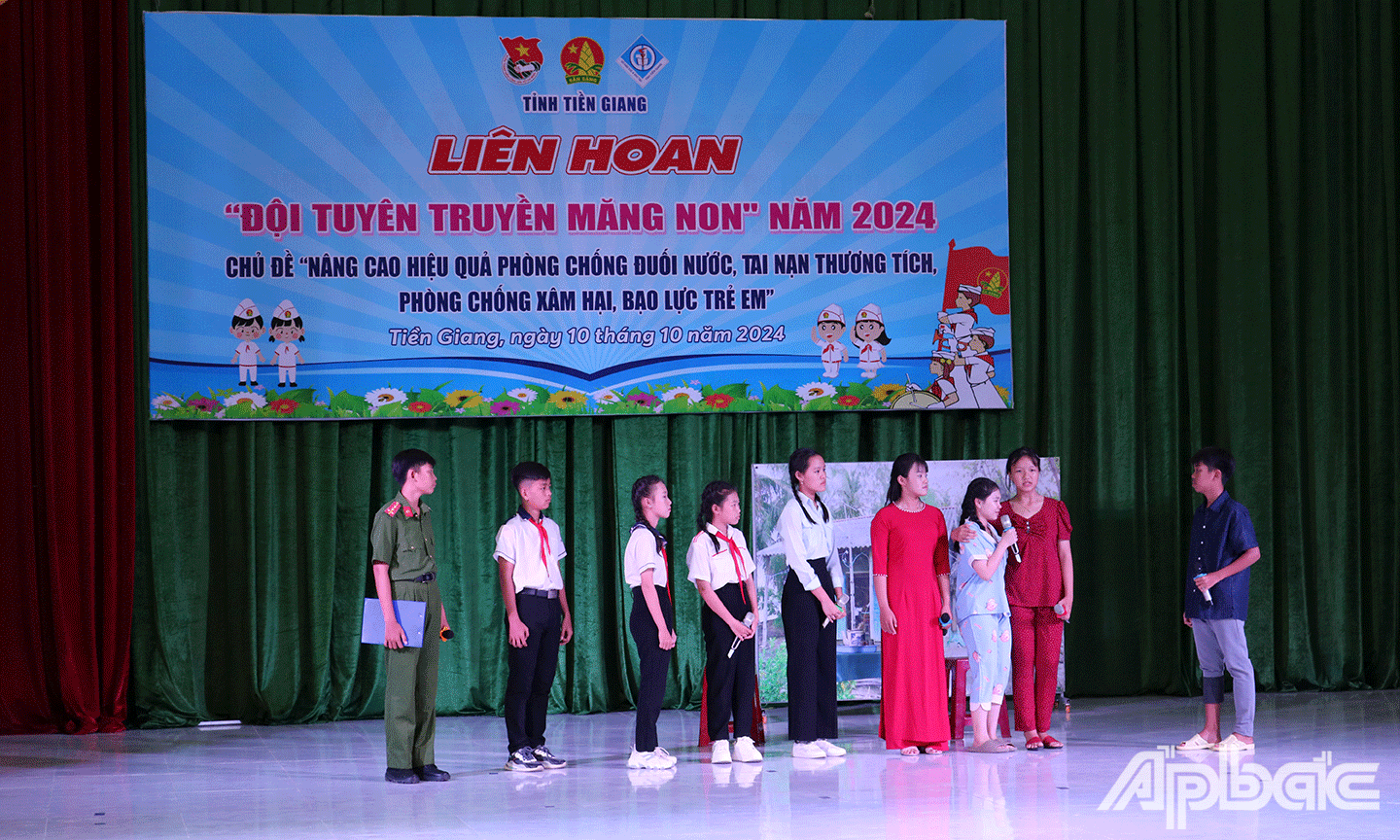 Các đội tham gia phần thi Tiểu phẩm 