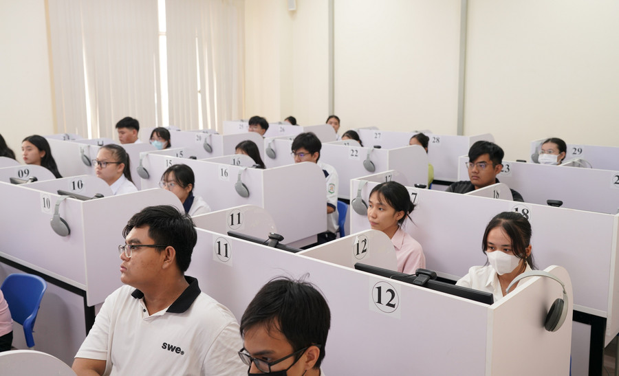 Thí sinh dự kỳ thi đánh giá năng lực chuyên biệt do Trường Đại học Sư phạm TPHCM tổ chức năm 2024. Ảnh: Mạnh Tùng
