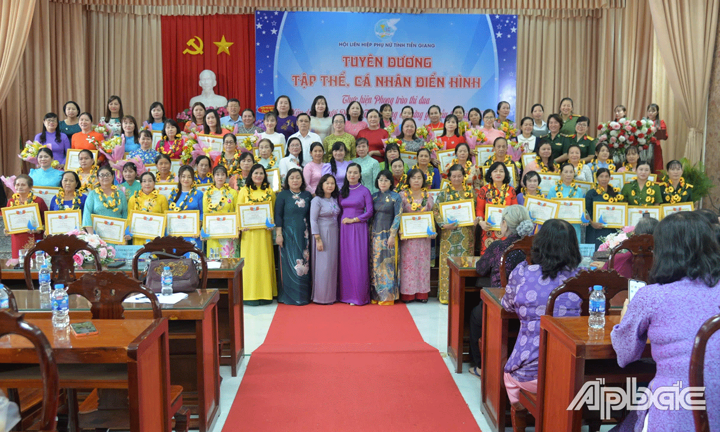 Tuyên dương các tập thể, cá nhân tiêu biểu.