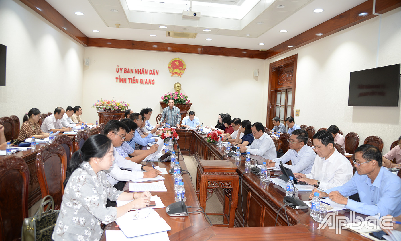 Quang cảnh buổi làm việc