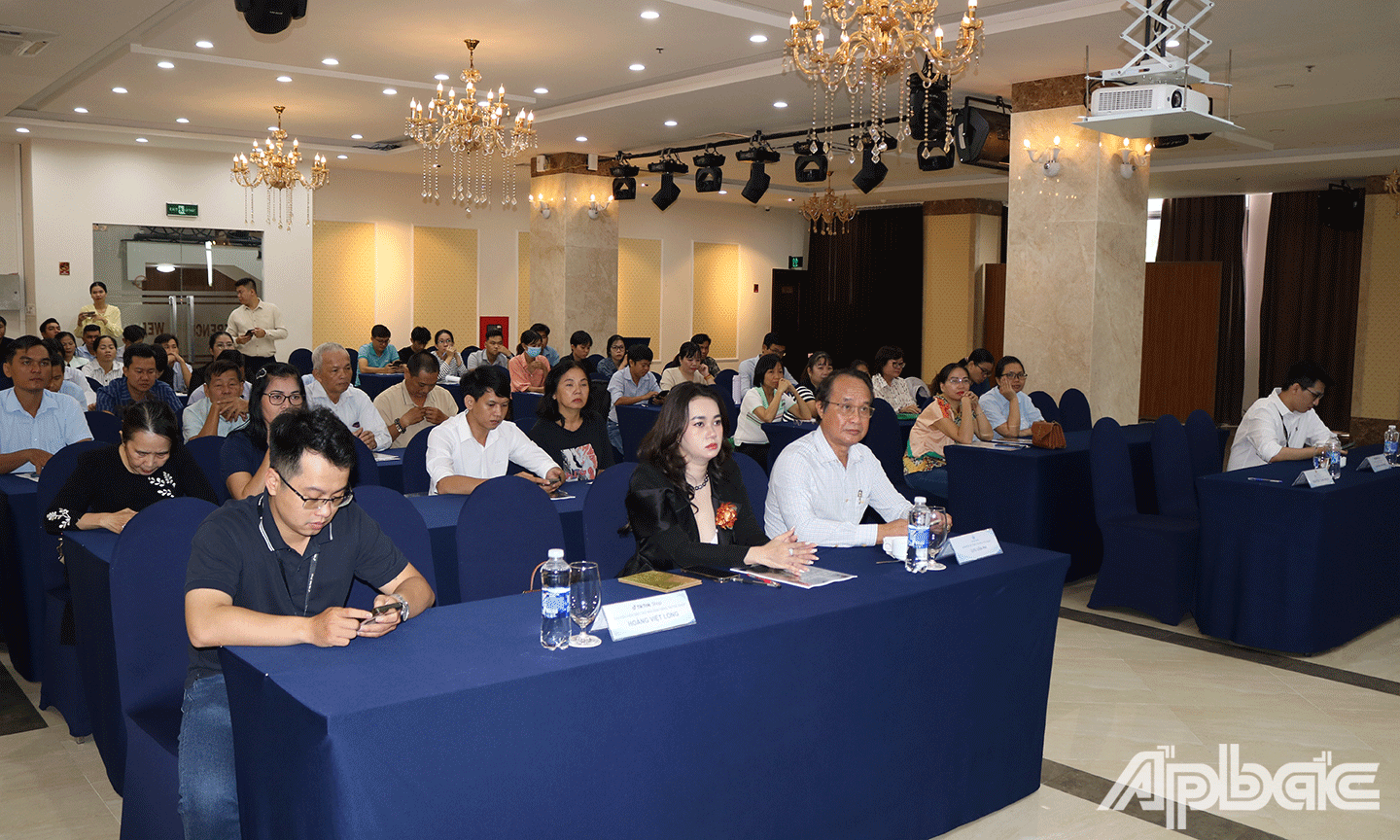 Đại biểu, học viên tham dự Khoá tập huấn