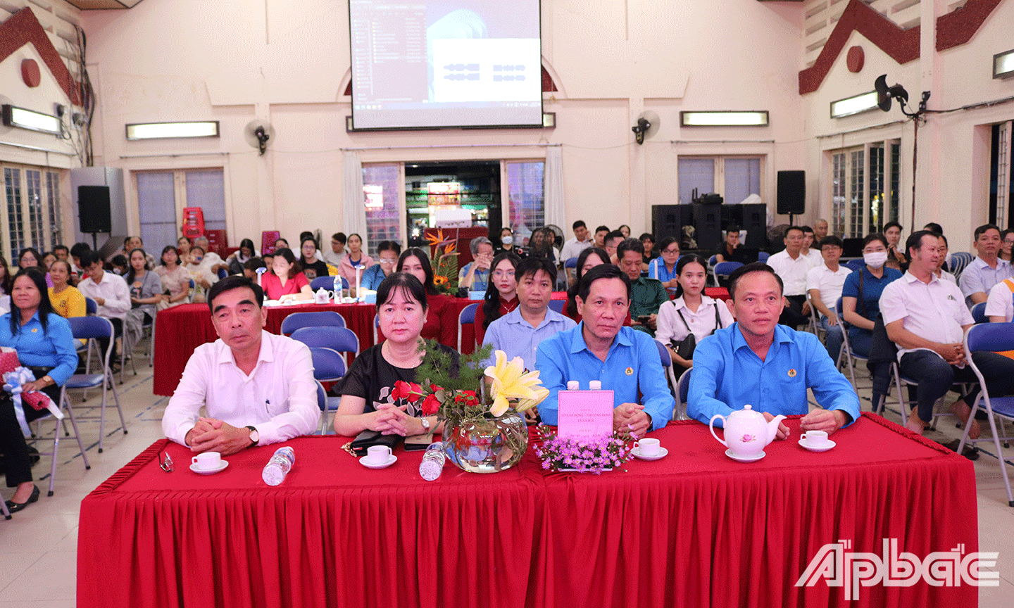 Đại biểu tham dự