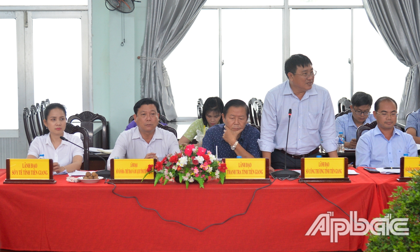 Lãnh đạo các sở, ngành tỉnh phát biểu ý kiến tại buổi làm việc.