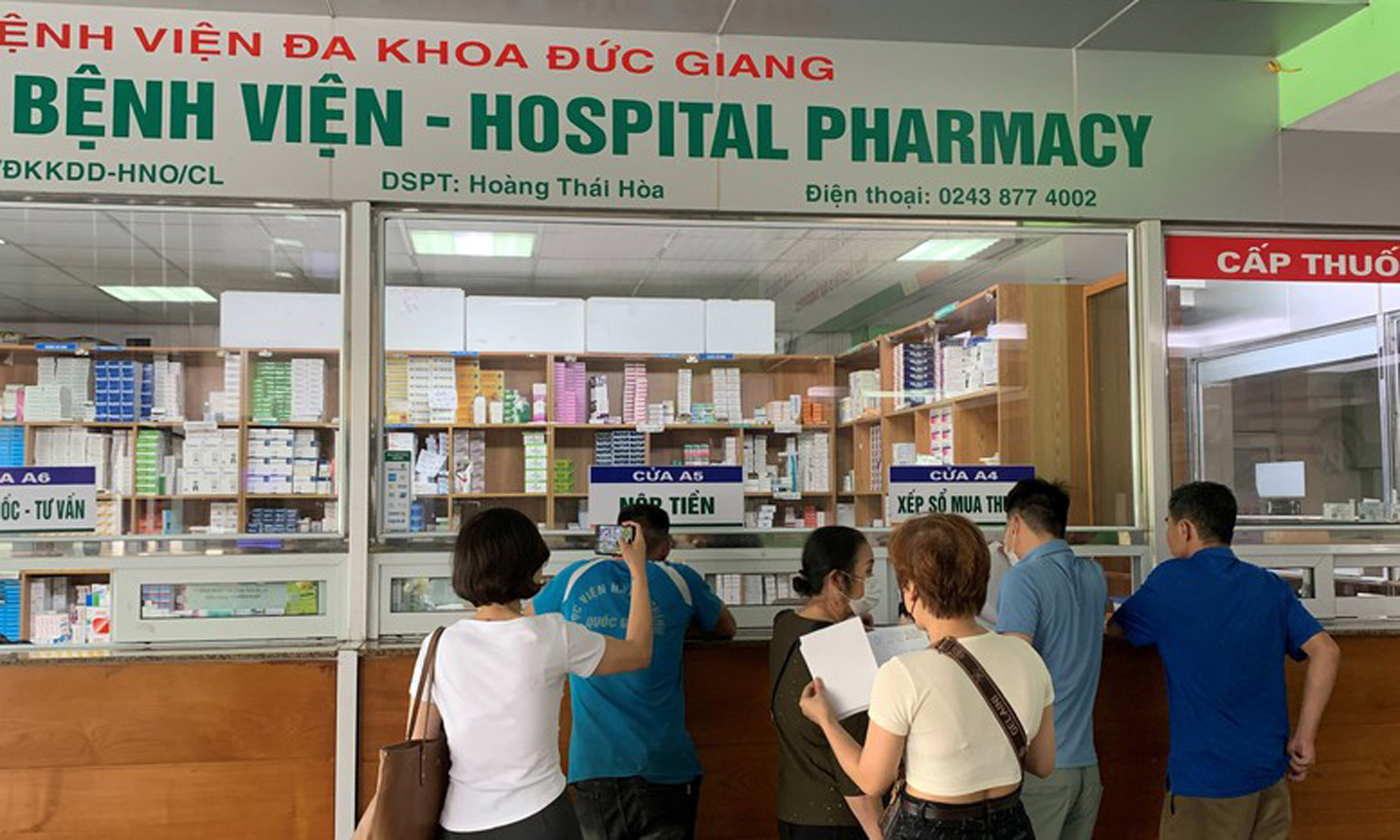 Theo khảo sát của Bộ Y tế, trong tổng số 1.002 bệnh viện, có tới 94.41% đơn vị chấp nhận thanh toán kết hợp giữa tiền mặt và các hình thức không dùng tiền mặt - Ảnh: VGP/HM
