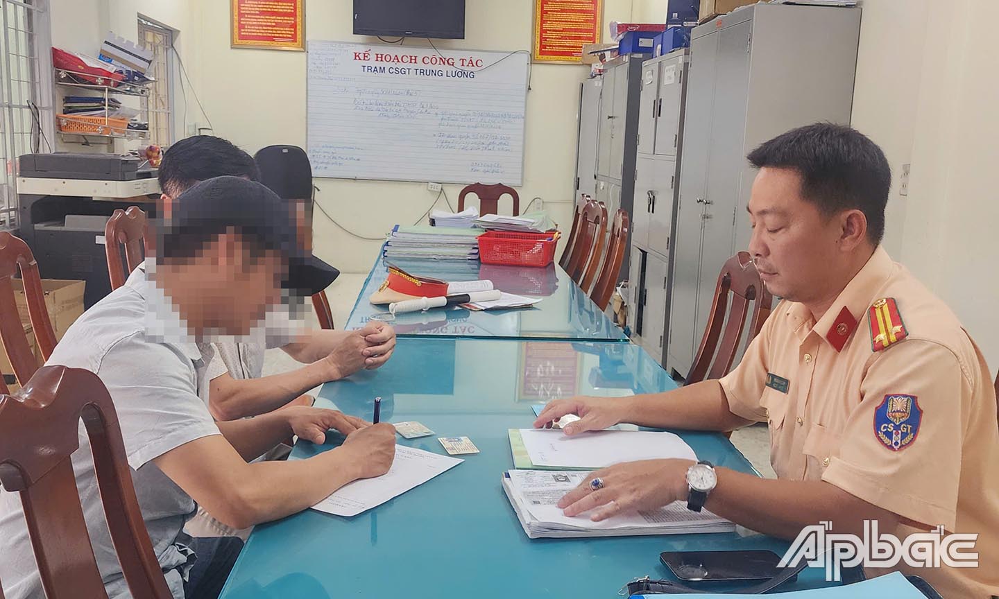 Tài xế ký biên bản xử phạt nguội sau đó 3 ngày.