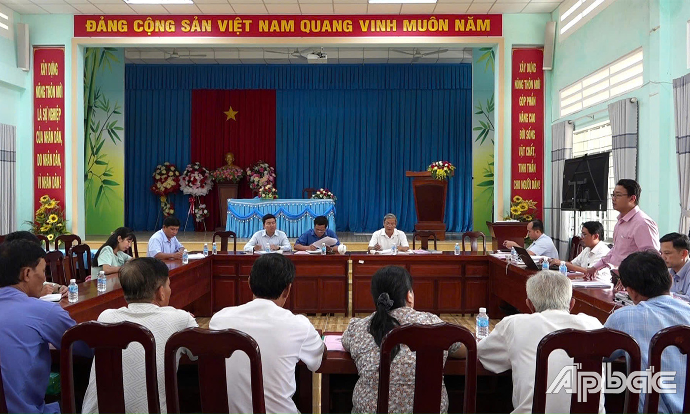 Đoàn thẩm tra làm việc tại xã Bình Tân