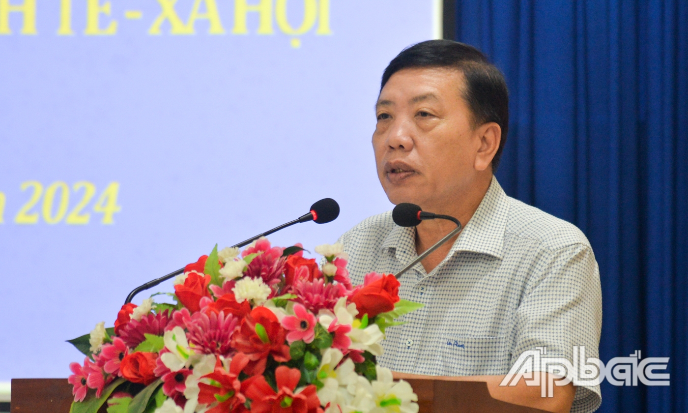 Chủ tịch UBND TP. Mỹ Tho Nguyễn Thành Công báo cáo tóm tắt tình hình kinh tế - xã hội 9 tháng đầu năm 2024 của thành phố.