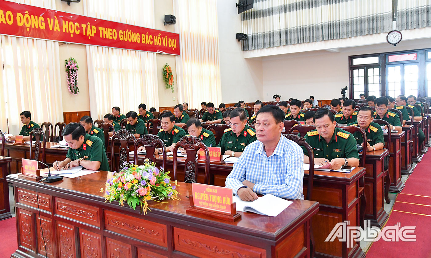 Đại biểu tham dự hội nghị.