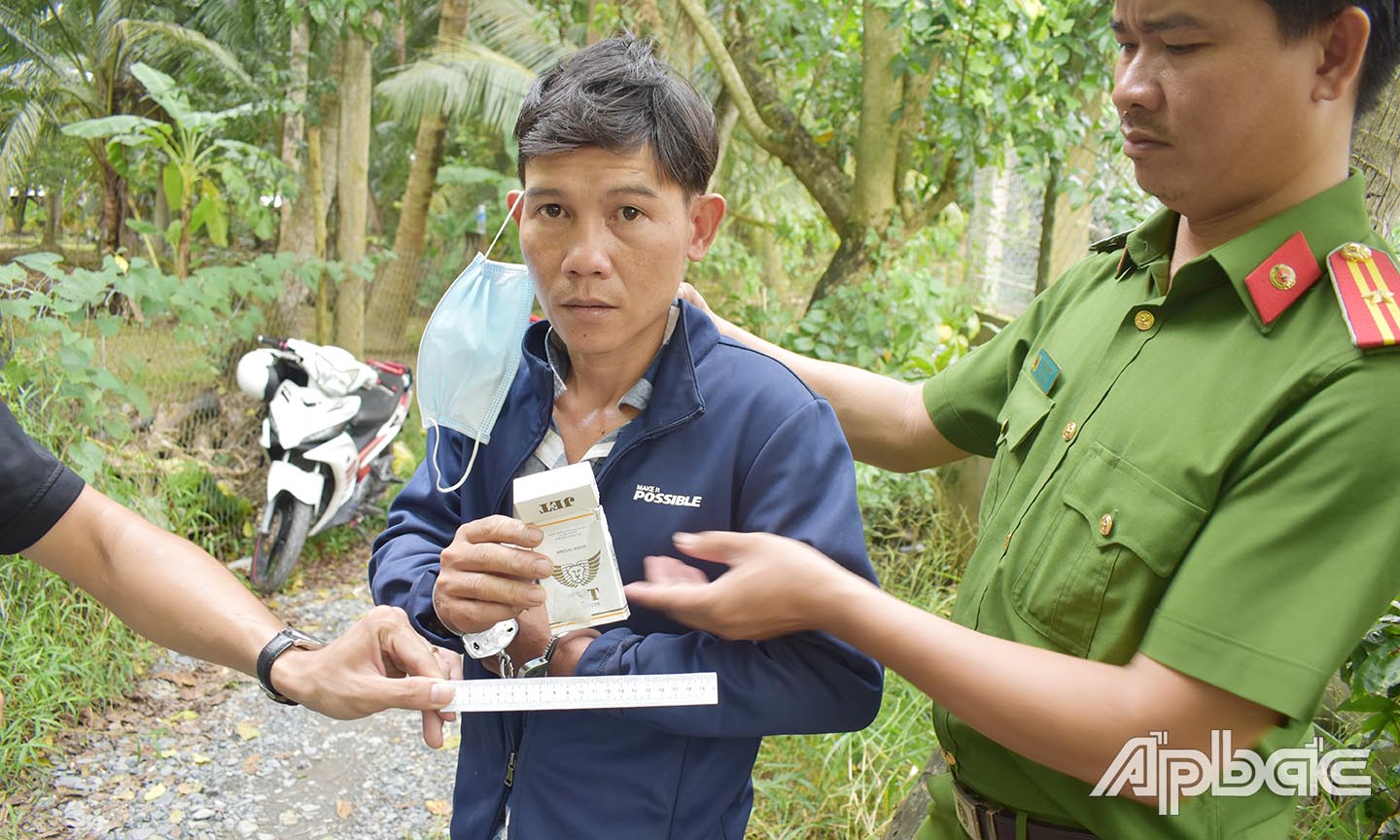 Đối tượng Nguyễn Thanh Sang bị cơ quan chức năng tạm giữ.