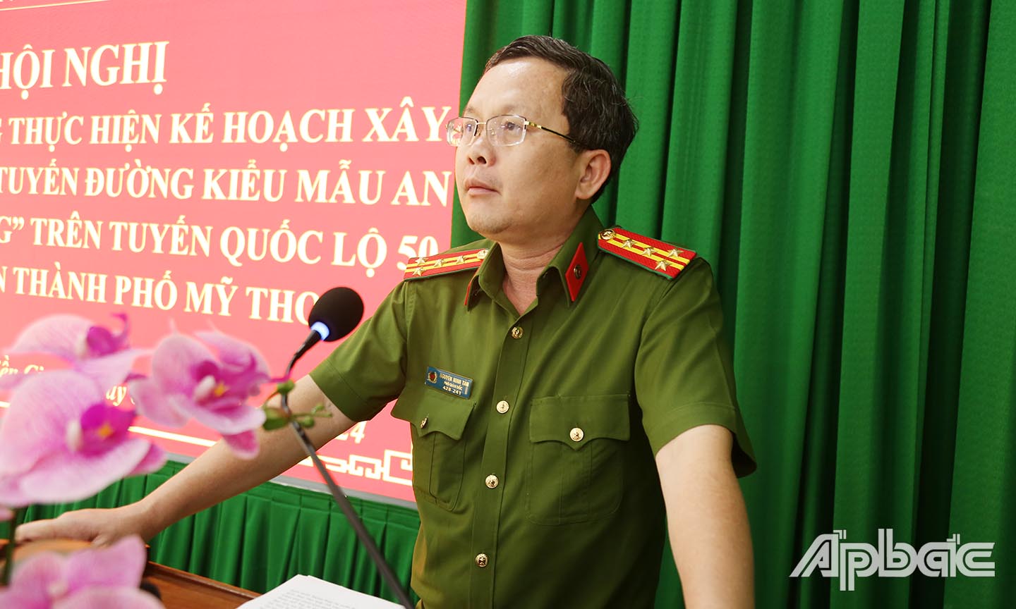 Đại tá Nguyễn Minh Tân phát biểu tại hội nghị.
