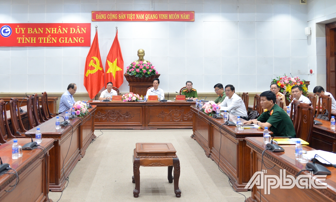 Đại biểu dự tại điểm cầu Tiền Giang.