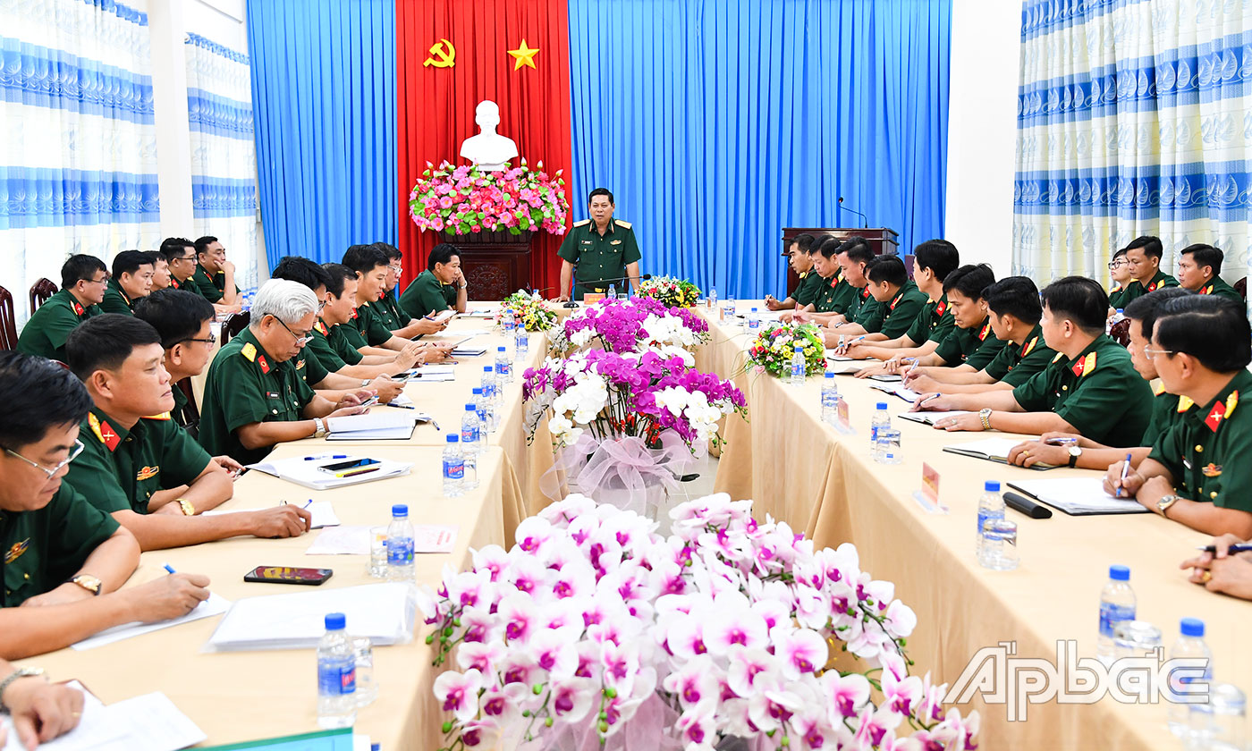 Thiếu tướng Quách Văn Nhỏ, Phó Tư lệnh Quân khu 9 phát biểu kết luận kiểm tra.