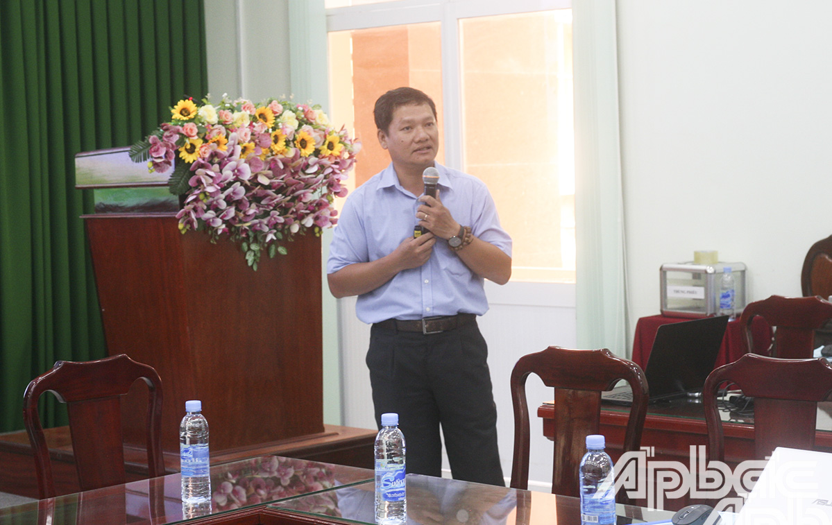 Tiến sĩ Nguyễn Thanh Tùng, Viện Cây ăn quả Miền Nam phát biểu tại buổi hội thảo.