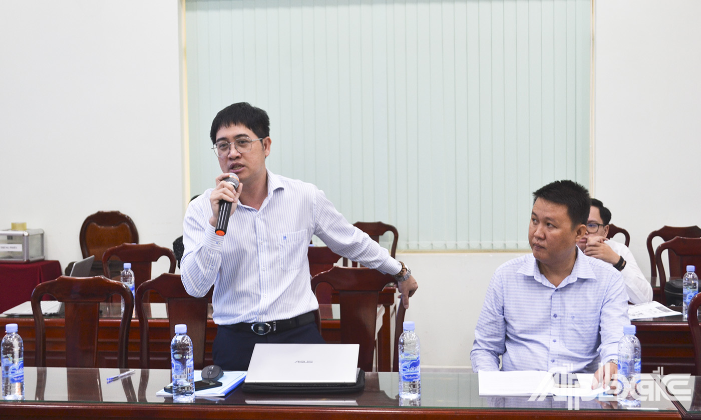 Phó Giáo sư, Tiến sĩ Bạch Long Giang, Trường Đại học Nguyễn Tất Thành phát biểu tại buổi hội thảo.
