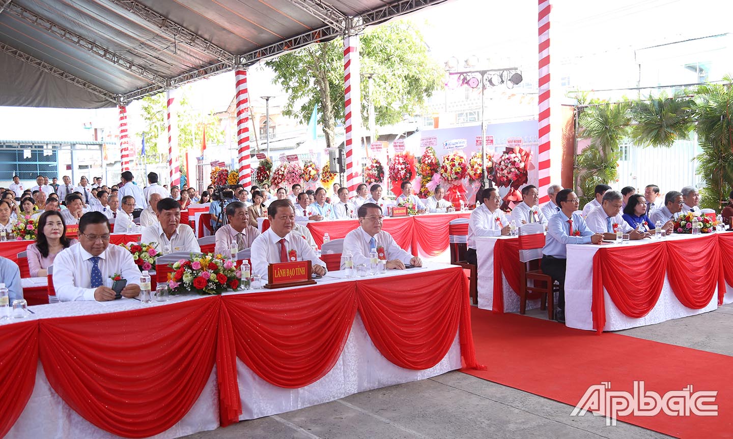 Các đại biểu tham dự buổi Lễ.